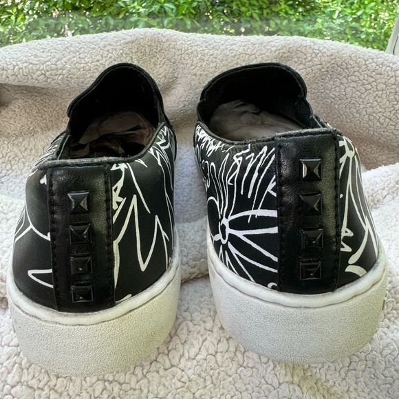 Michael Kors New York “Keaton” Black and White Leather upper white sole 9.5. VGC - Picture 3 of 16